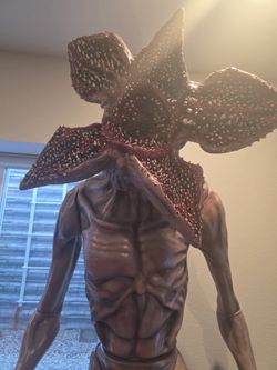 Stranger Things Demogorgon 8ft Tall
