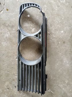 E30 headlight housing