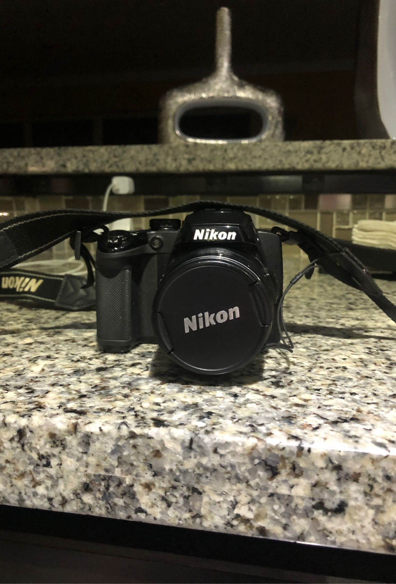 Nikon coolpix p500,12.1 megapixel,full hd,36x zoom,like new barely used$125.00