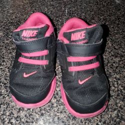 Toddler Nike Sneakers size 7