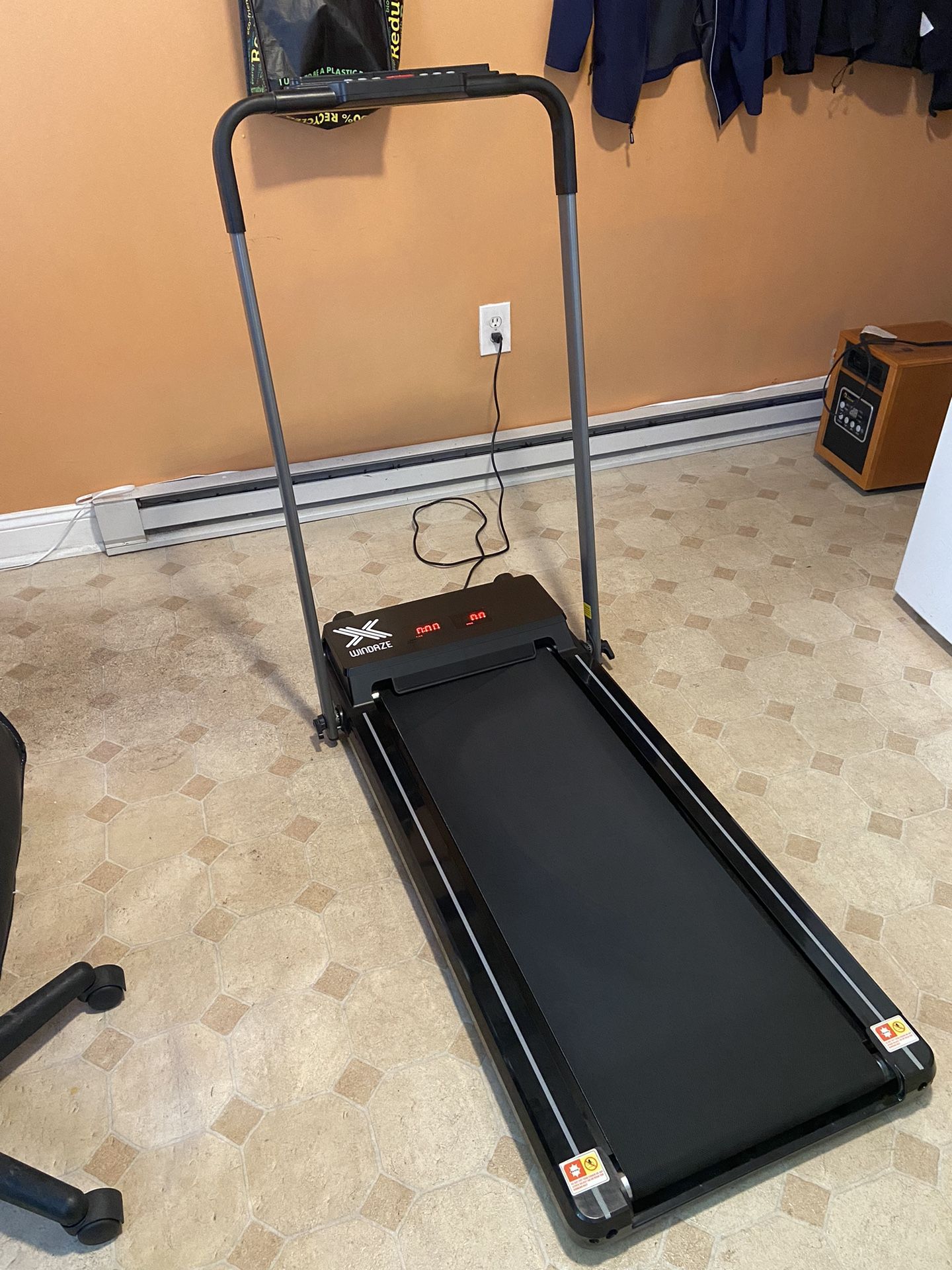 Windaze Treadmill (Price Negotiable)