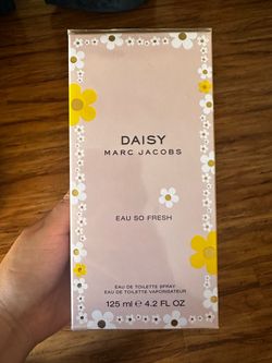 New Marc Jacobs Daisy Eau So Fresh Toilette Spray