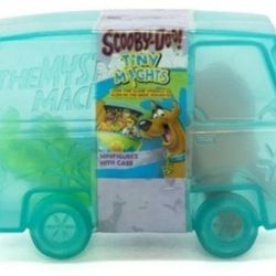 scooby doo tiny mights.1 pack contains 3 figures.