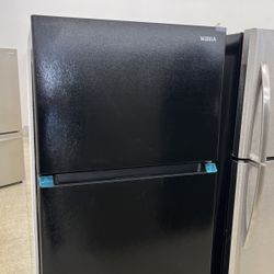 Winia Top Freezer Refrigerator 