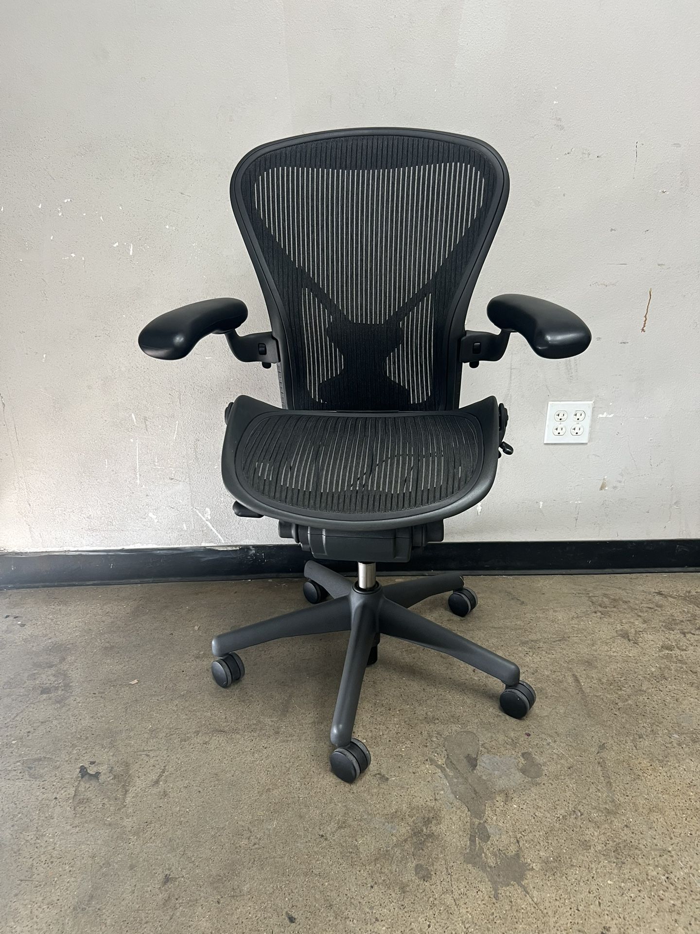 Aeron Herman Miller Chair Size B