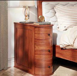 Vongrasig Narrow Nightstand with 3