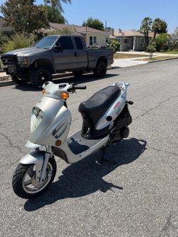 Moped/scooter