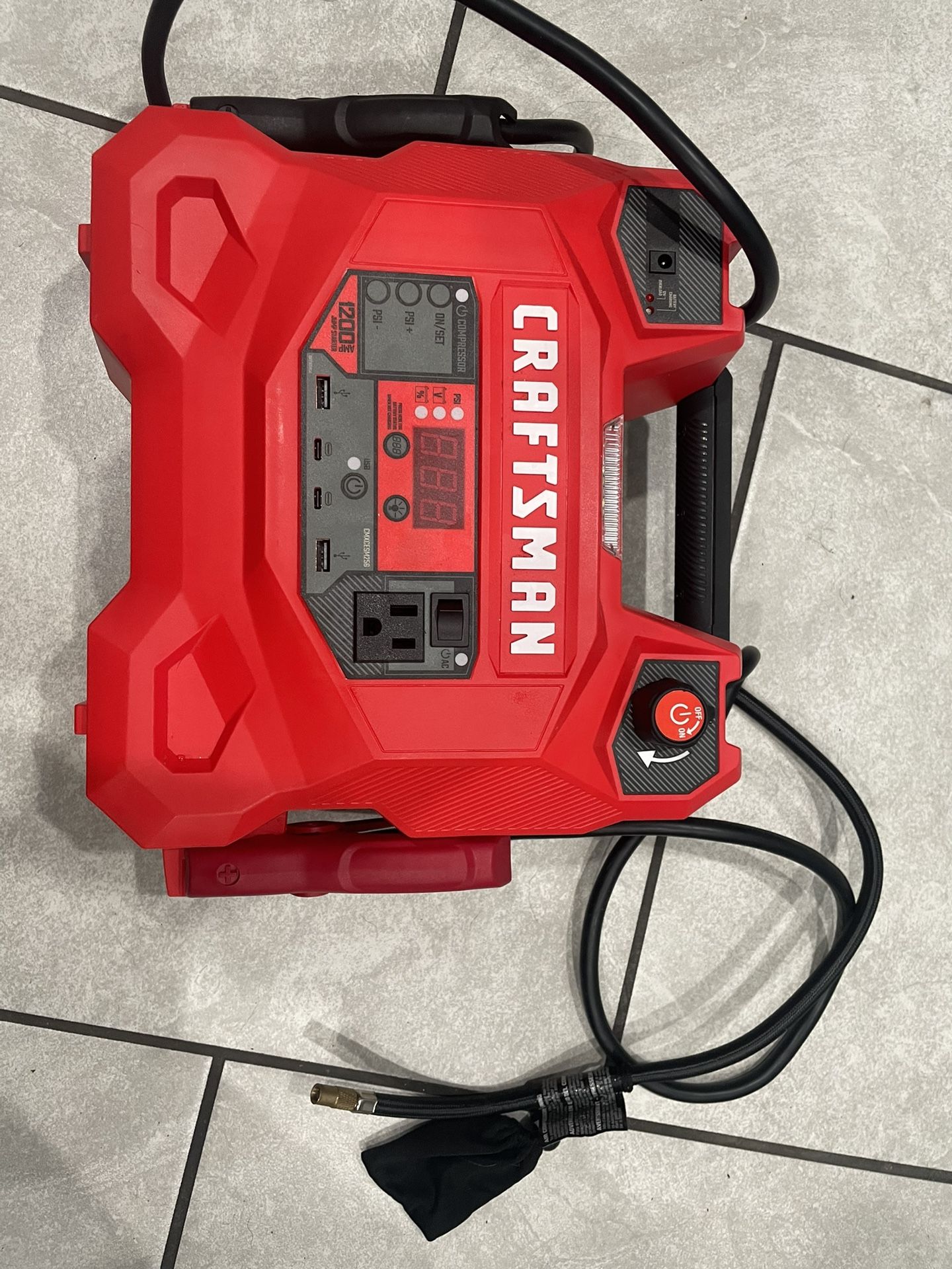 CRAFTSMAN Jump Starter and Portable Power Station