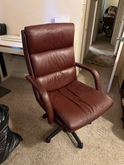 Cozy Red Office Chair