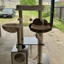 Like New Cat Tower