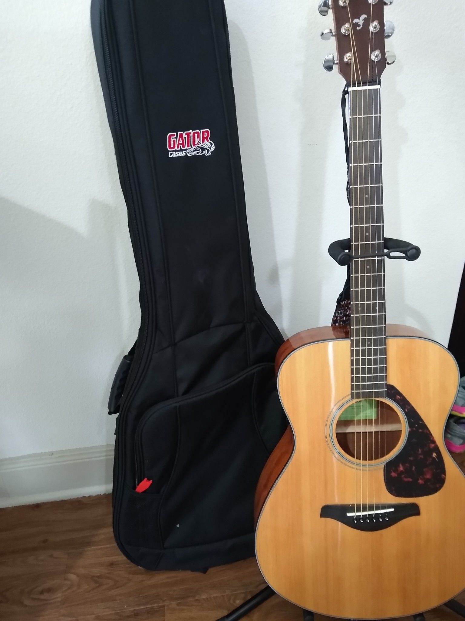 Yamaha Acoustic Guitar FS800