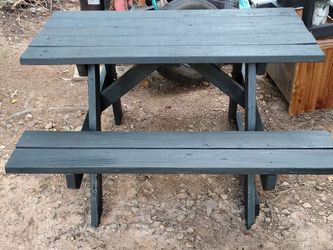 Picnic table and 2 end chairs