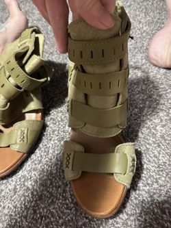 Sorel Nadia Heeled Sandals (Olive) Size 8 USA 