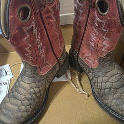 Kids Boots Size 10 