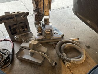 KYRBY Vacuum And Shampoo System