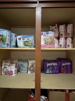 DIAPERS / PULL UPS