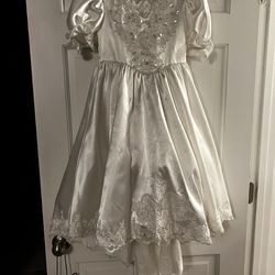 Flower girl, First communion, pageant White Beaded dress - Size 6 - Comes With Veil And Satin Gloves