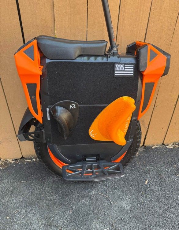 In-motion V-13 Uni-cycle