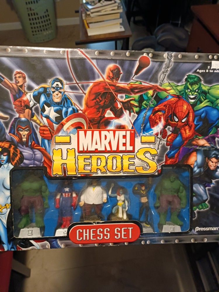 Marvel Heroes Chess Set