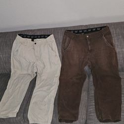 Mens 36x30 CAT Construction Pants *MINOR DAMAGE, PLS SEE