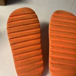 Adidas Yeezy Slides Size 10