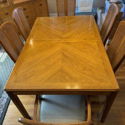 Full Dining Room Set In Great Condition 