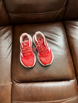 Girls shoes