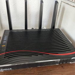 NETGEAR NIGHTHAWK MODEM ROUTER COMBO