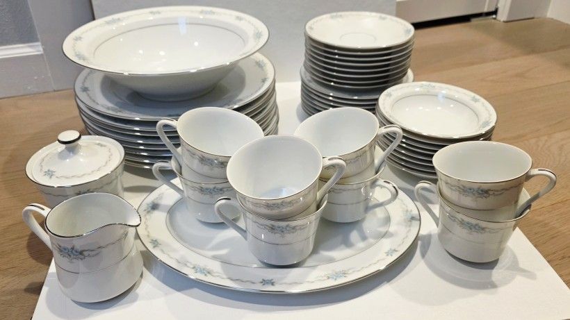 Corsage pattern by Style House china set. Japan, 44 pieces....