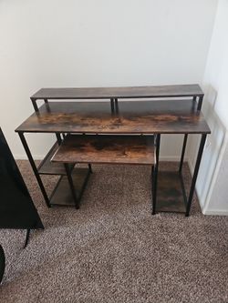 Computer desk