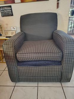 Single Cozy Chair 