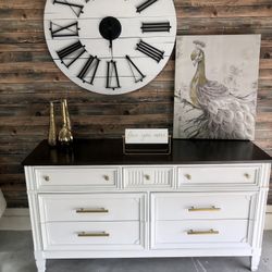 Beautiful Modern Style Dresser 