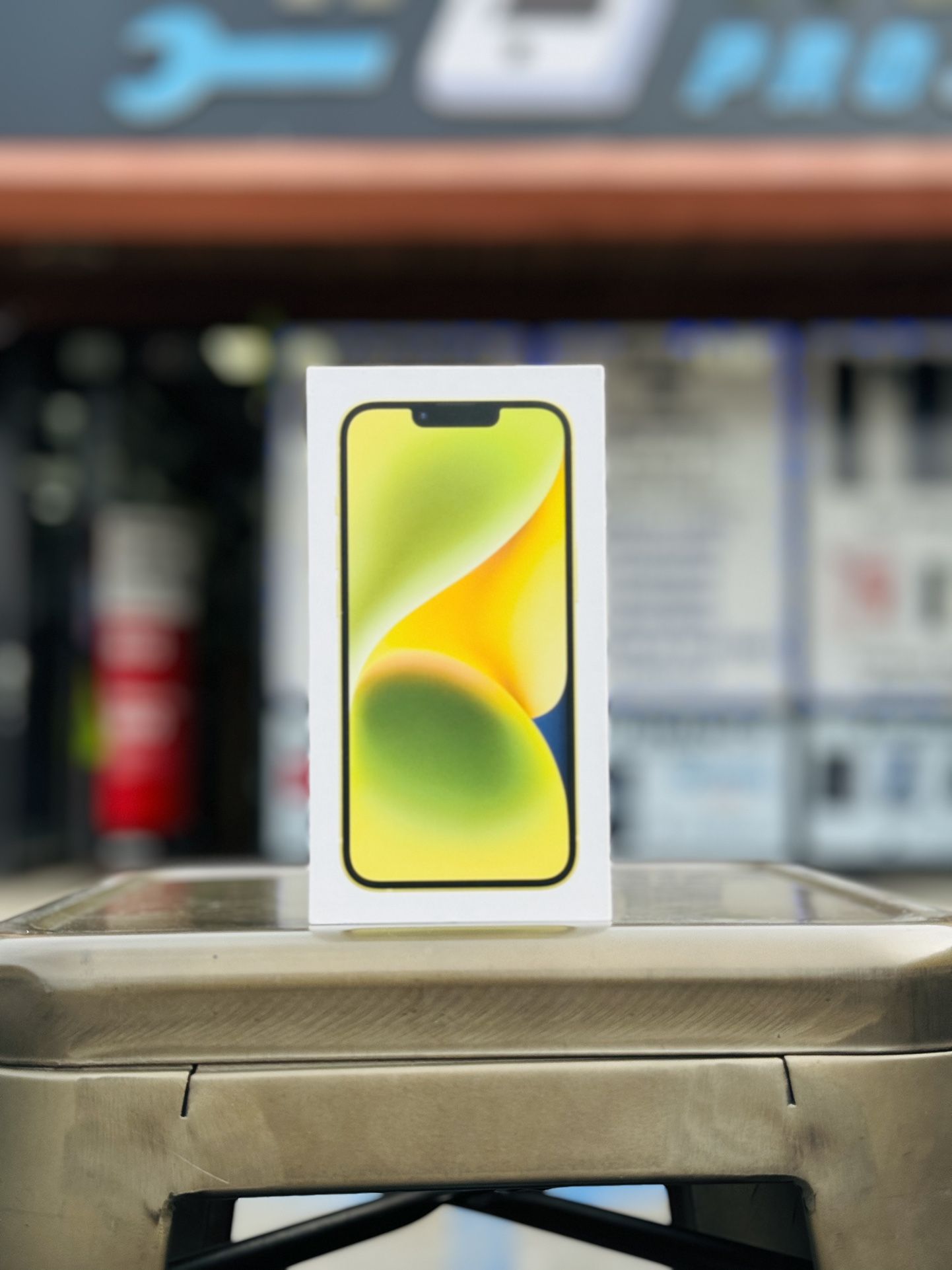 iPhone 14 (Factory Unlocked)