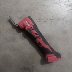 Milwaukee Multitool M18