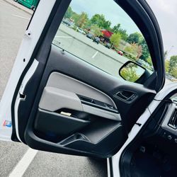 For Sele Chevy Colorado LT 