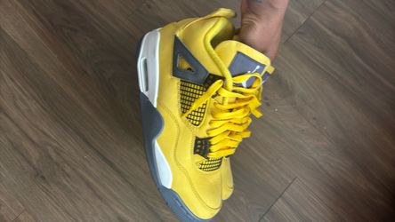 Air Jordan 4 Lightning Yellow Sneaker