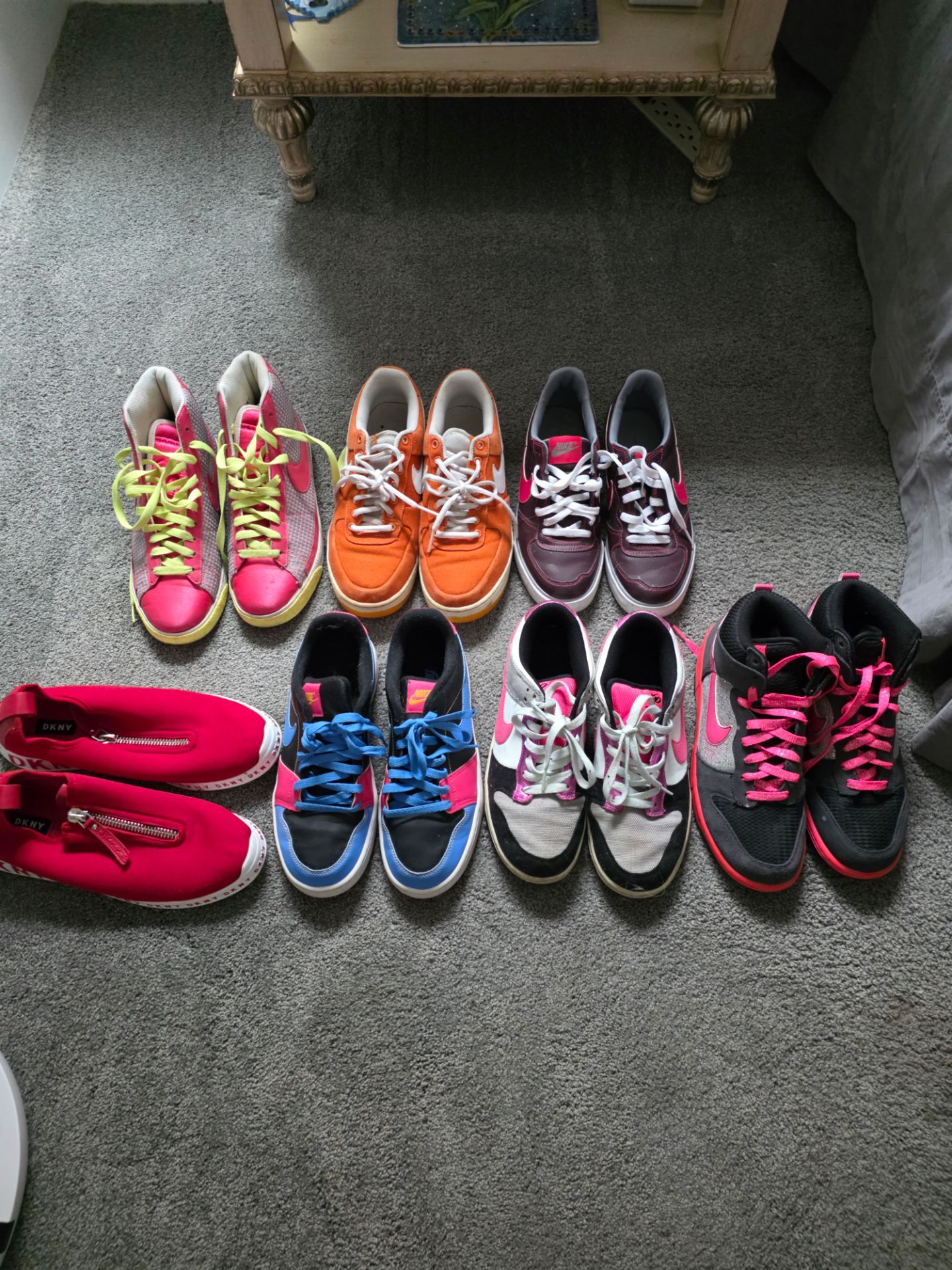 Nike Size 9 women's shoes