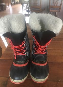 Girl Sorel Boots. Size 3.
