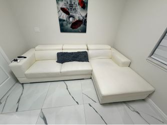 City furniture sectional