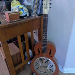 Gretsch G9200 Acoustic Guitar 