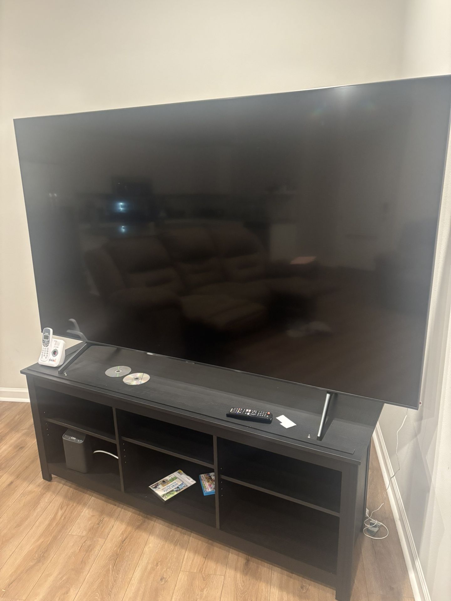 Samsung 82” TV