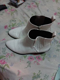 Women's White Circus Sam Edelman Booties Size 5