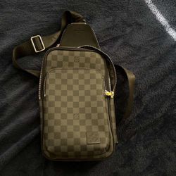 Louis Vuitton Avenue Slim Bag