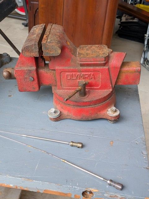 Vintage Olympia 6" Red Vise