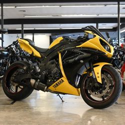 2009 YAMAHA R1