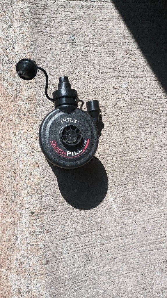 2 Air Pumps With Nozzles