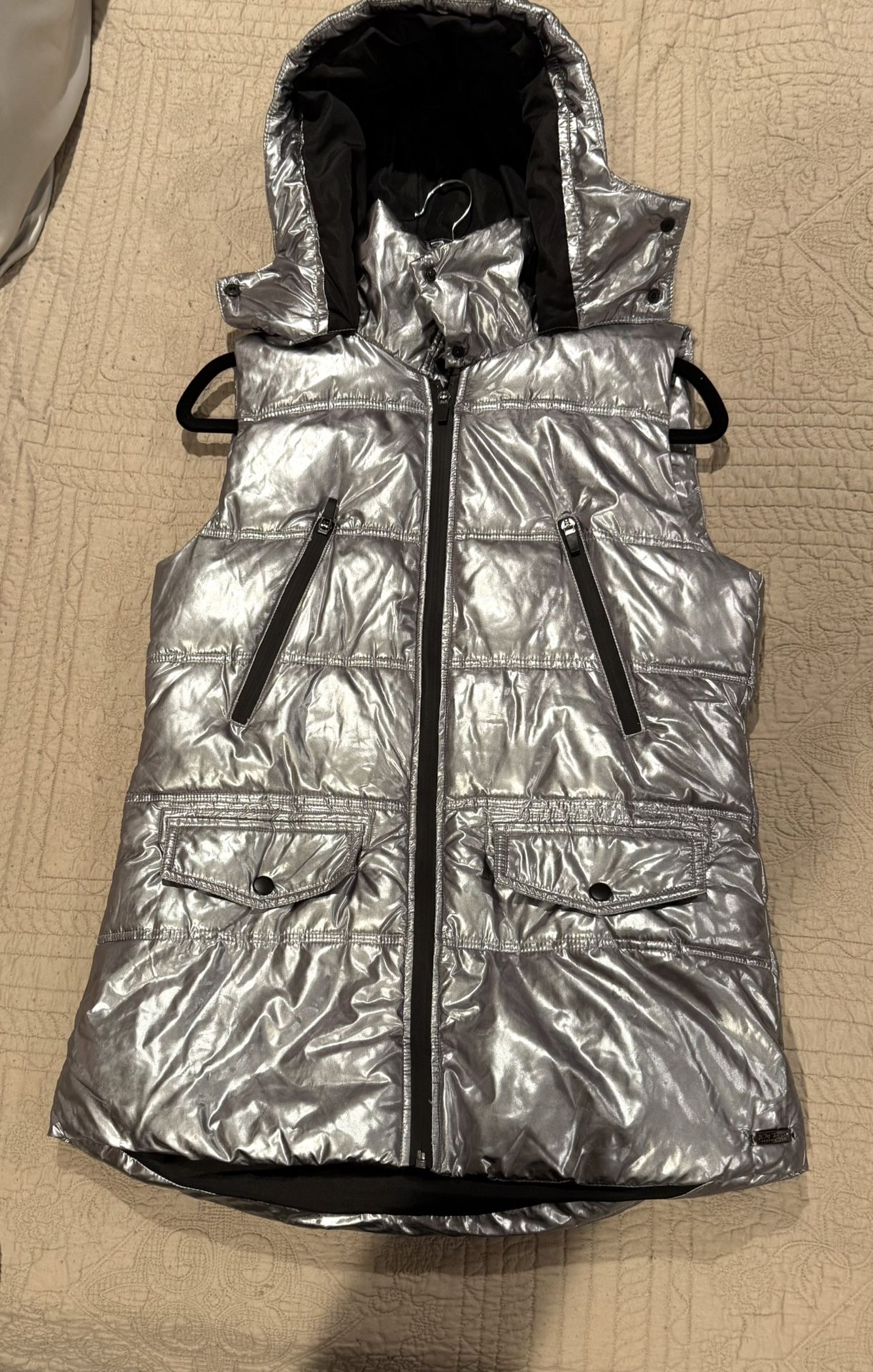 Betsey Johnson Silver Metallic Puffer Hooded Vest Size Small - in excellent condition