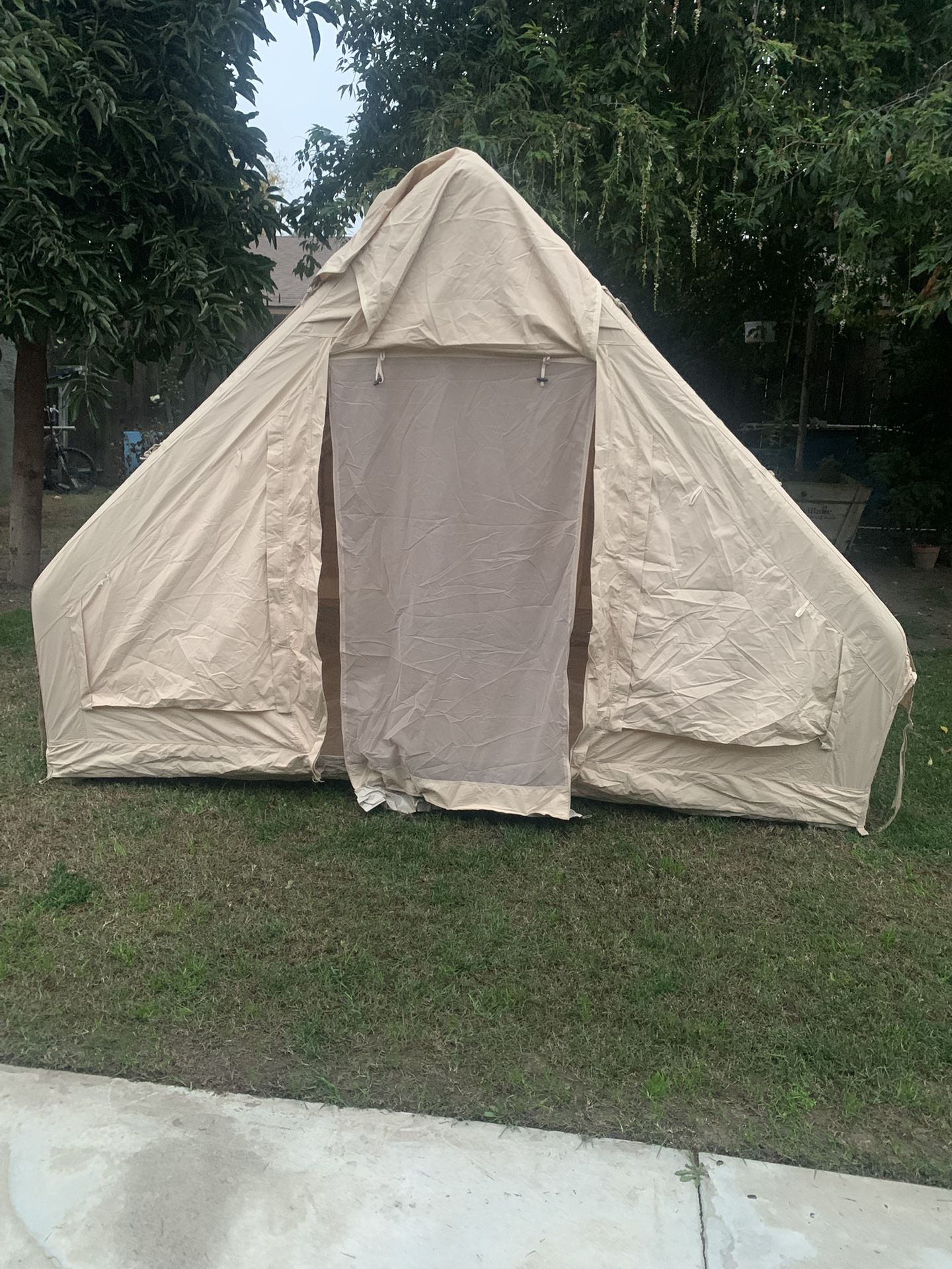 Infantable Camping Tent With Pump 