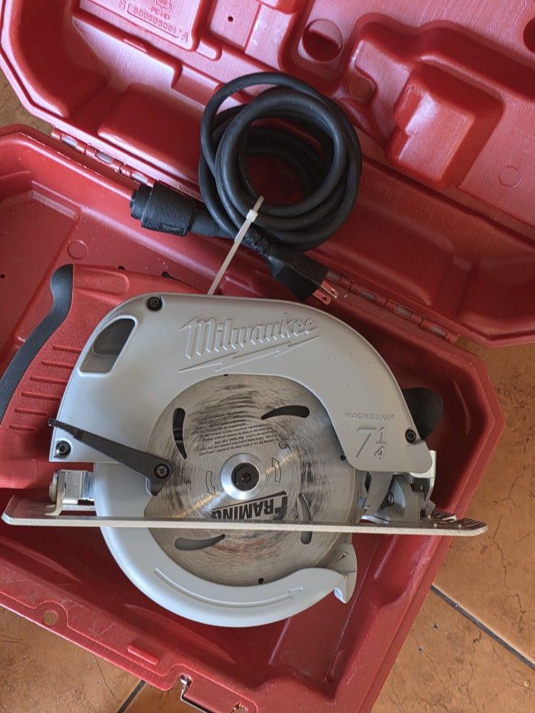 Milwaukee 6390-21 Sierra Circular de 7-1/4 pulgadas