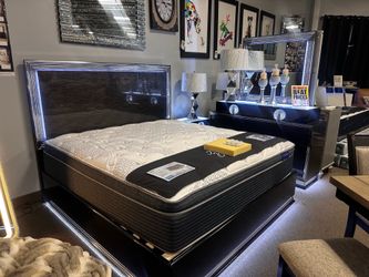 Beautiful bedroom set! $2899 🏠🖤✨